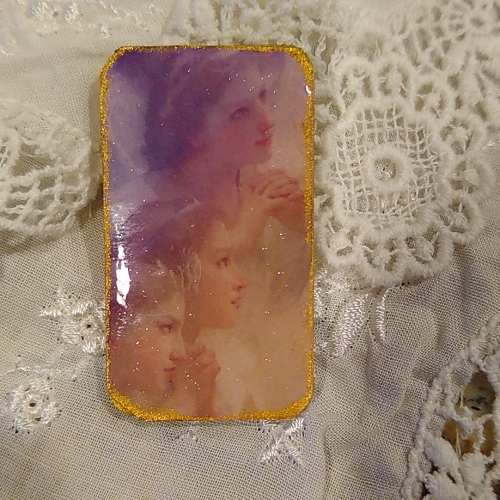 🙏🕊️💕 adoring Angels brooch